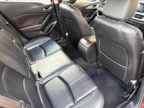 2017 Mazda MAZDA3 Touring