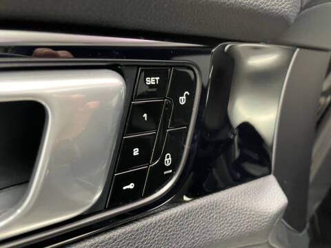 2018 Porsche Panamera 4