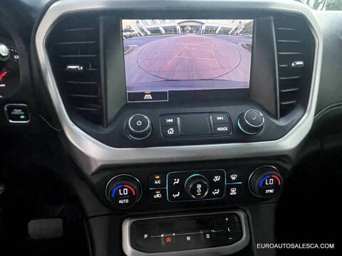 2023 GMC Acadia SLT