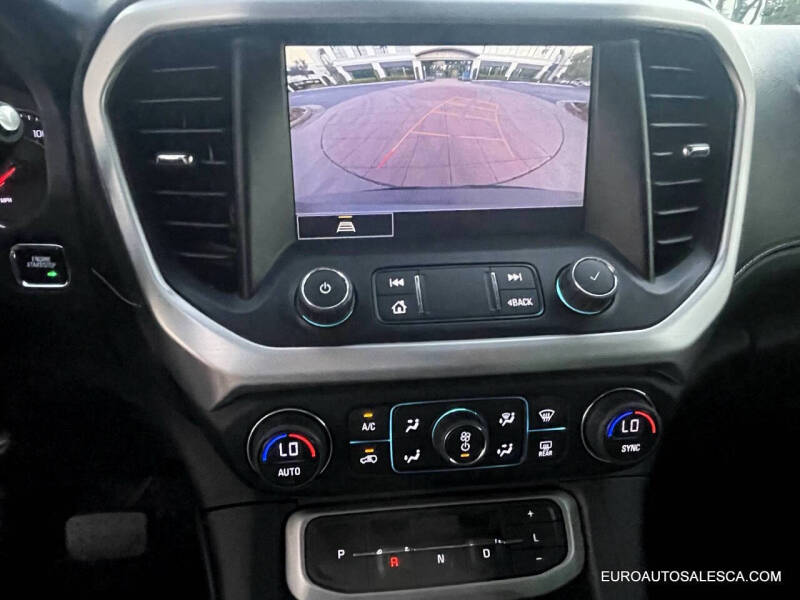 2023 GMC Acadia SLT