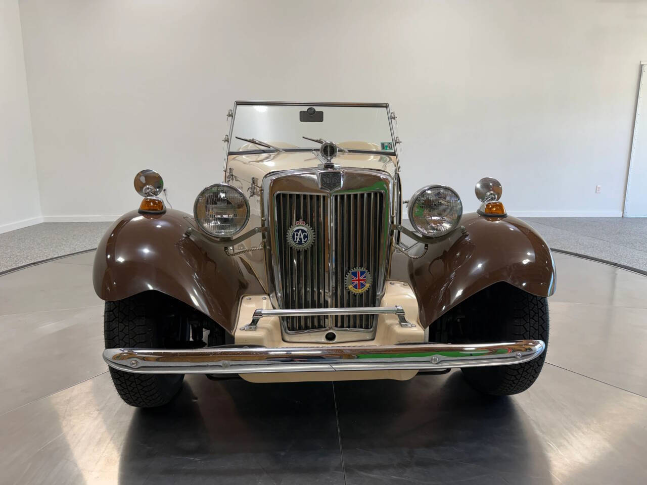 2011 Sp Constr MG Replica 5