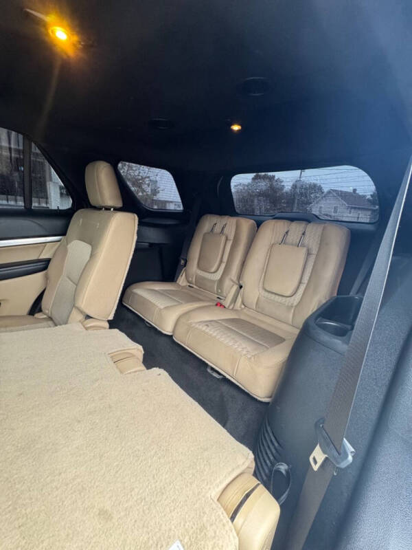 2017 Ford Explorer