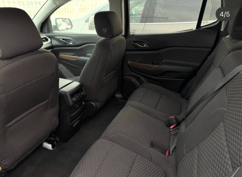 2017 GMC Acadia SLE-2