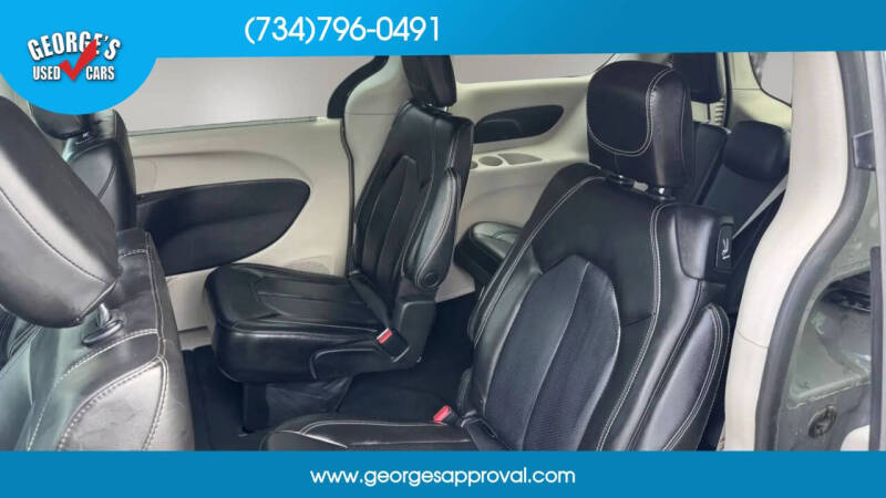 2023 Chrysler Pacifica Touring L