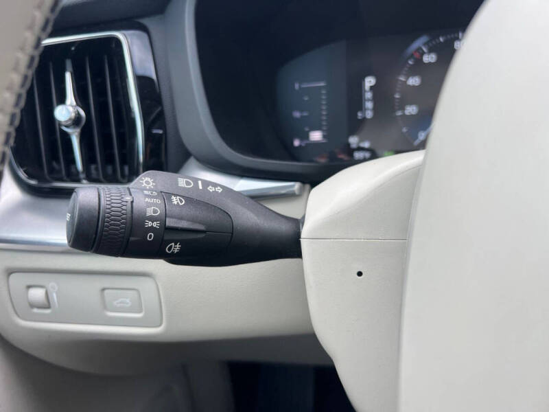 2019 Volvo XC60 T5 Momentum
