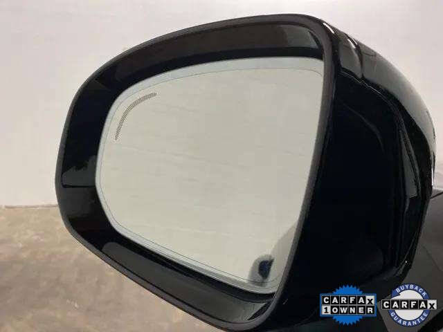 2025 Volvo XC60 B5 Plus Dark Theme