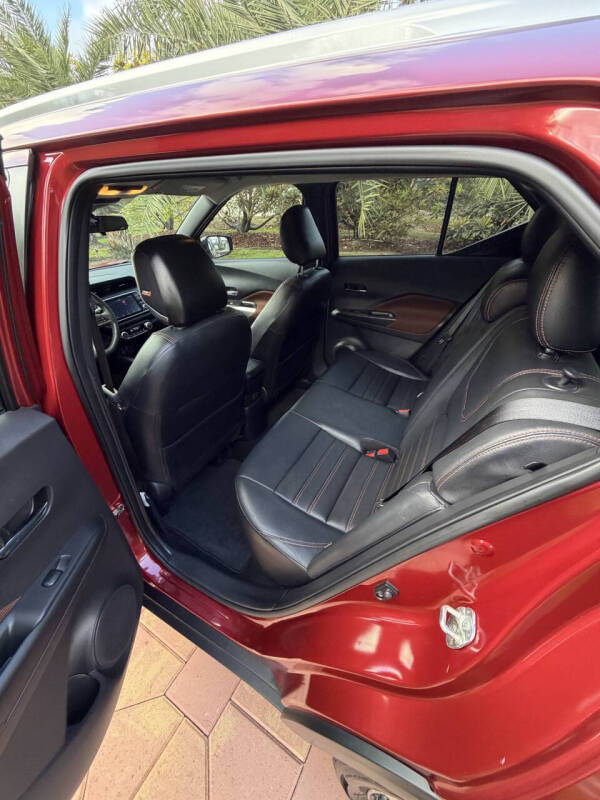 2020 Nissan Kicks SR