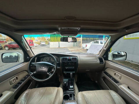 2002 Toyota 4Runner SR5