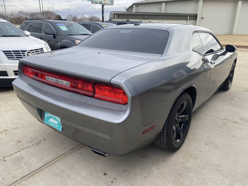 2012 Dodge Challenger SXT