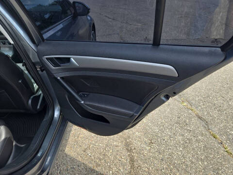 2015 Volkswagen Golf TDI S