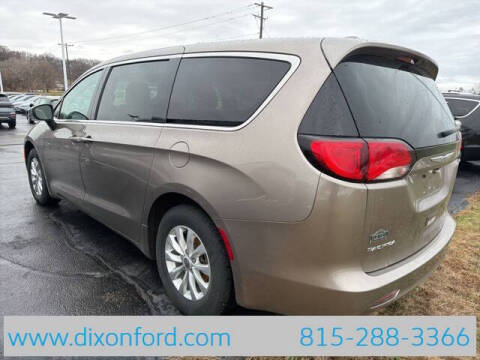 2017 Chrysler Pacifica Touring