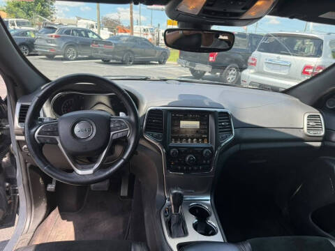 2017 Jeep Grand Cherokee Laredo
