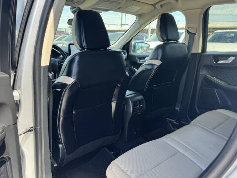 2020 Ford Escape SEL