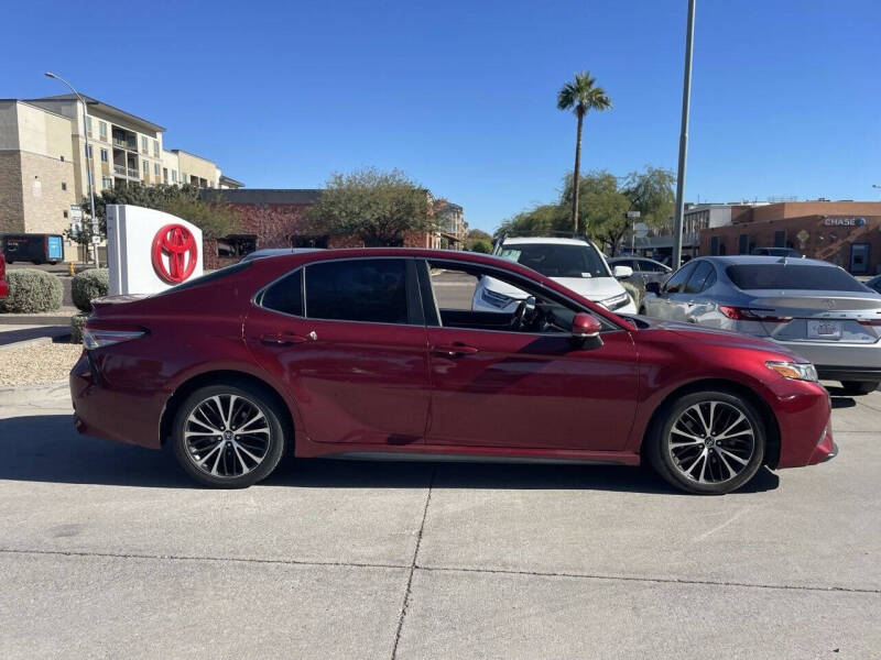 2018 Toyota Camry SE