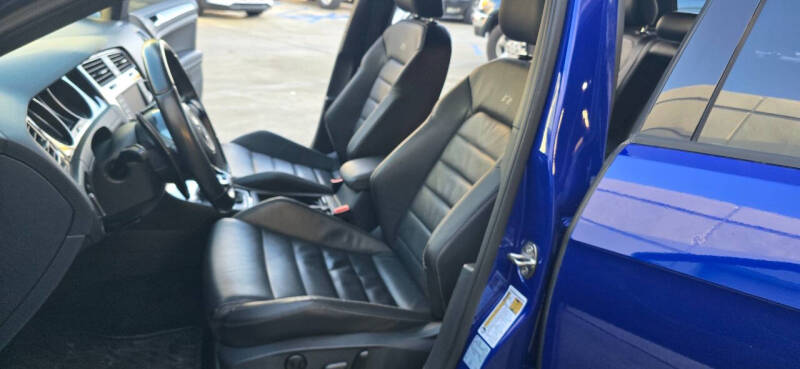 2017 Volkswagen Golf R 4Motion