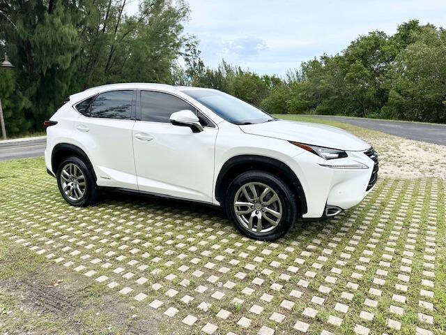 2016 Lexus NX 300h photo 3