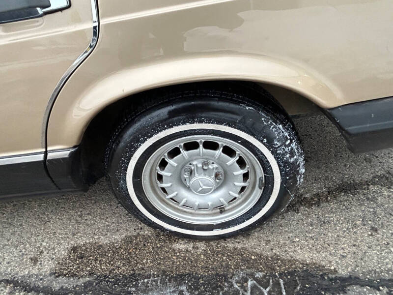 1984 Mercedes-Benz 300-Class 300 SD