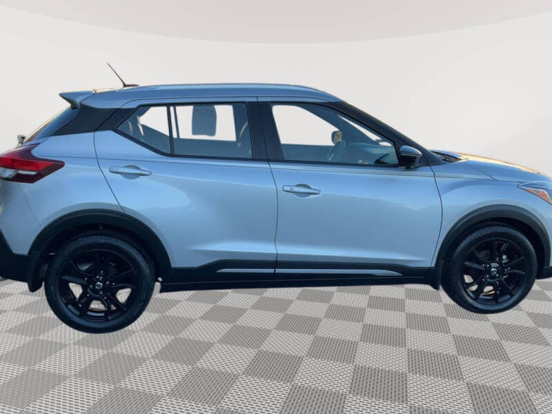 2020 Nissan Kicks SR