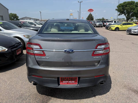 2013 Ford Taurus SE