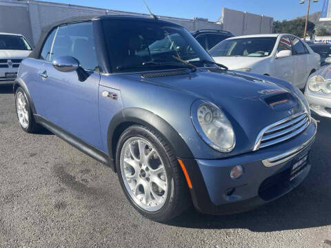 2005 MINI Cooper for sale at CARFLUENT, INC. in Sunland CA