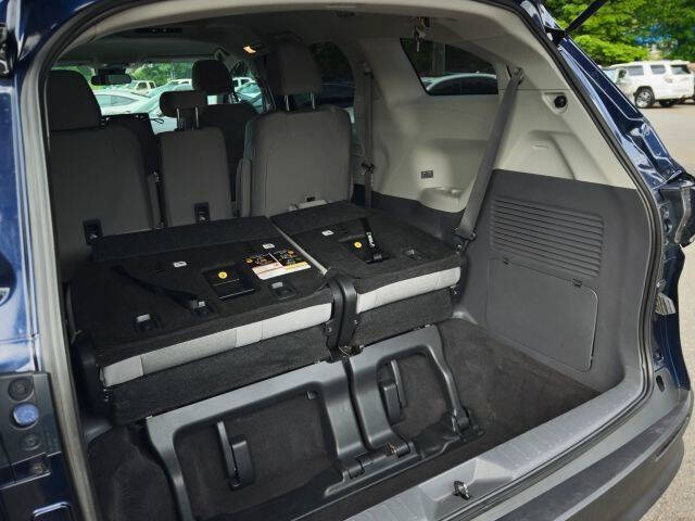 2023 Toyota Sienna LE 8-Passenger