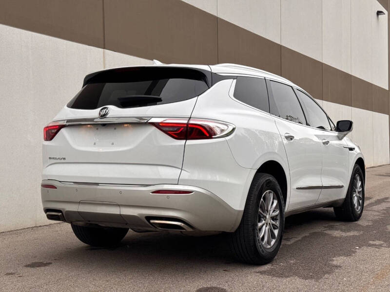 2022 Buick Enclave Essence
