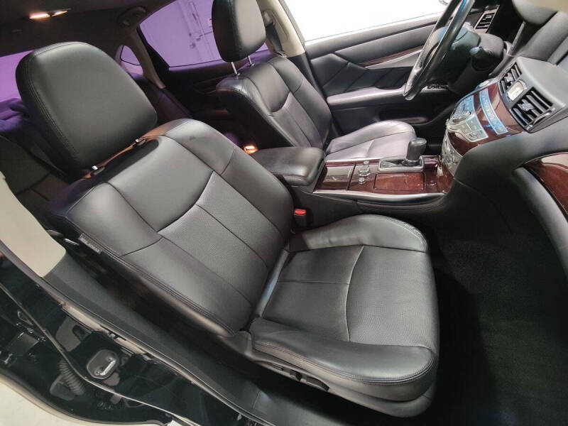 2015 Infiniti Q70L 3.7