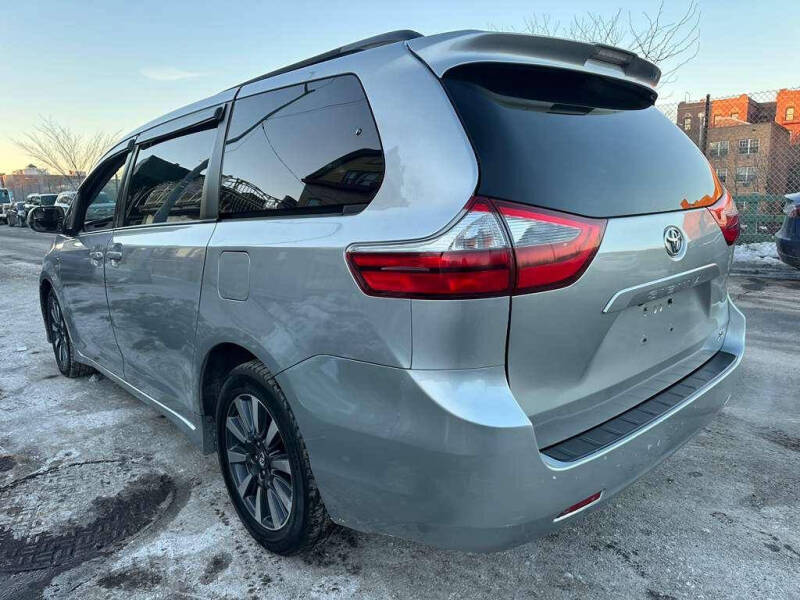 2020 Toyota Sienna LE 7-Passenger