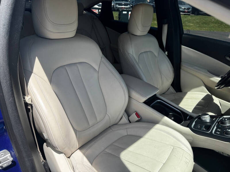 2015 Chrysler 200 C