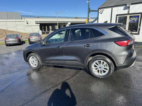 2020 Ford Escape SE
