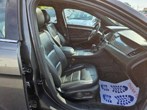 2017 Ford Taurus SEL