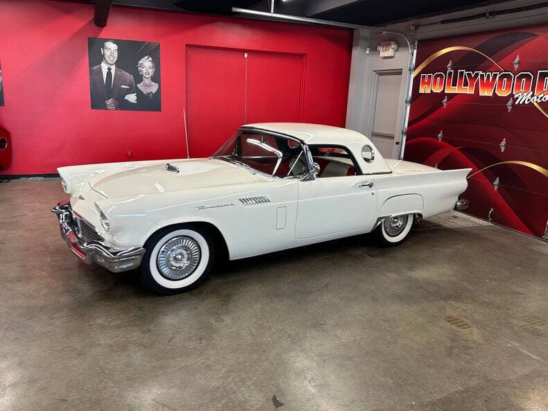 1957 Ford Thunderbird