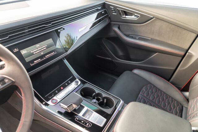 2023 Audi RS Q8 8