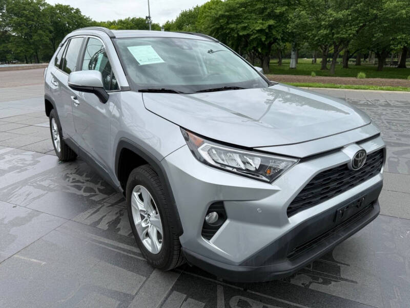 2019 Toyota RAV4 XLE's photo