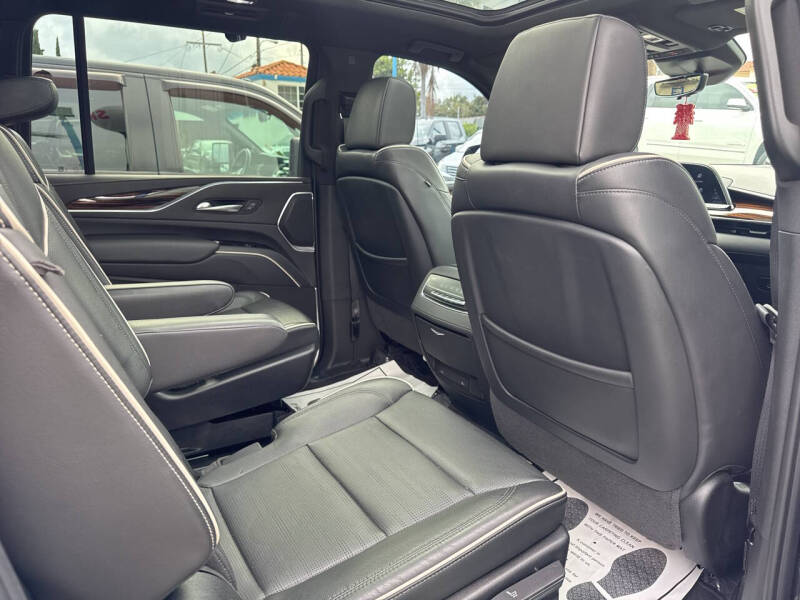 2022 Cadillac Escalade ESV Premium Luxury