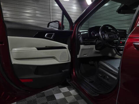 2022 Kia Carnival EX