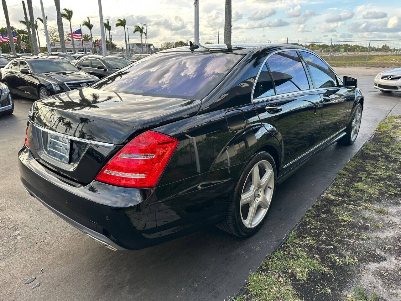 2011 MERCEDES-BENZ S-Class Sedan - $13,900