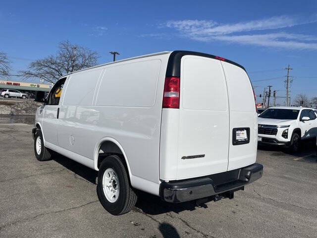 2025 Chevrolet Express 2500