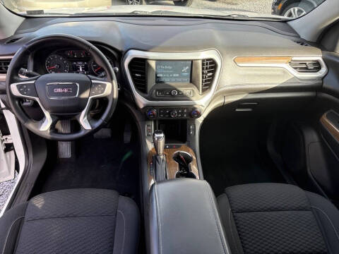 2017 GMC Acadia SLE-2