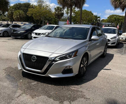 2022 Nissan Altima for sale at ROYALTON MOTORS in Plantation FL
