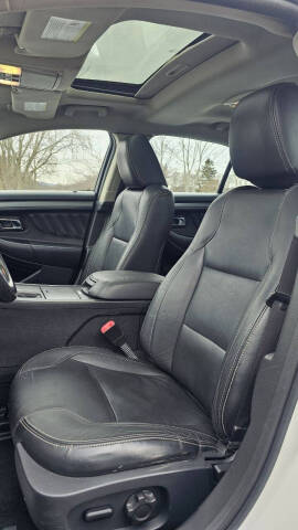 2011 Ford Taurus SEL