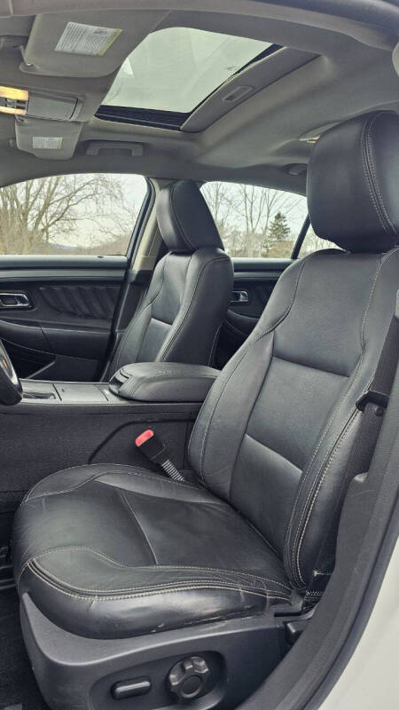 2011 Ford Taurus SEL
