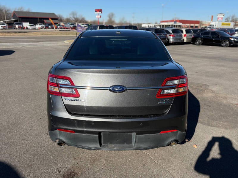 2015 Ford Taurus SEL
