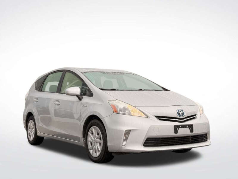 2014 Toyota Prius v Two
