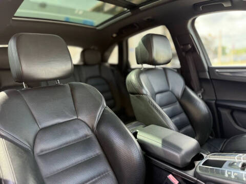 2015 Porsche Macan S