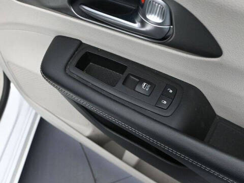 2023 Chrysler Pacifica Plug-In Hybrid Touring L