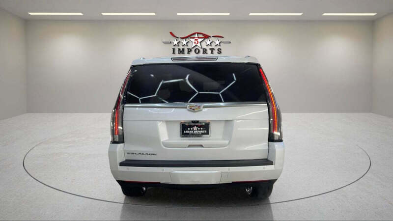 2019 Cadillac Escalade Luxury