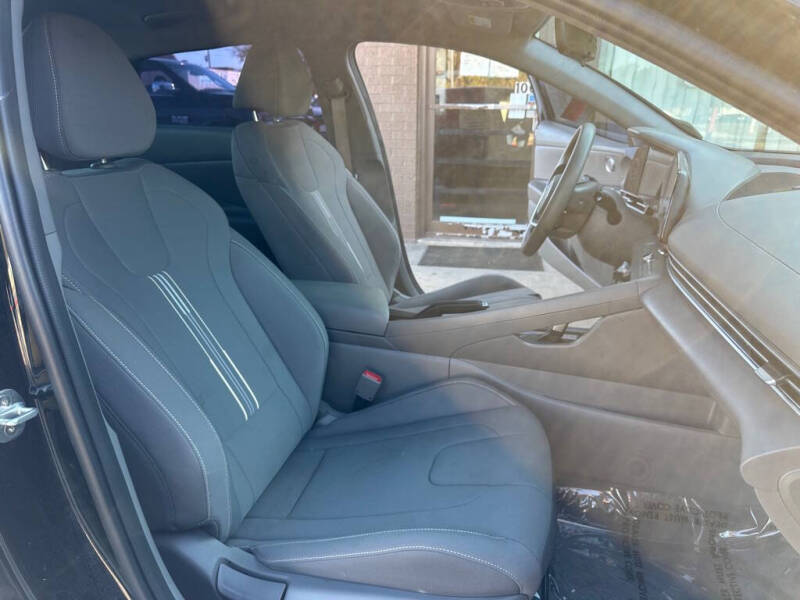 2024 Hyundai Elantra SEL