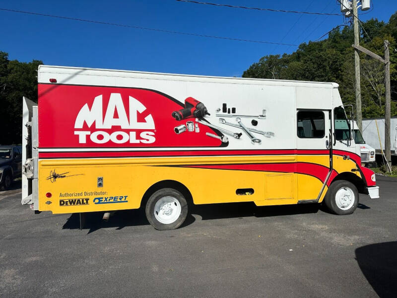 2006 Freightliner MT45 Chassis for sale in Lafayette, NJ