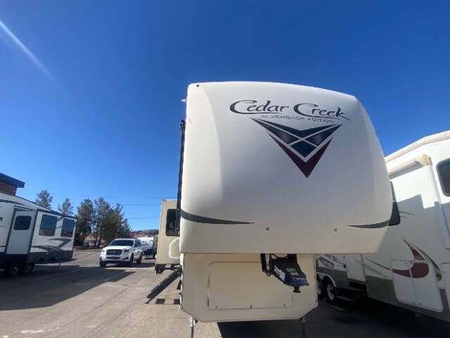 2022 Forest River CEDAR CREEK 29RW